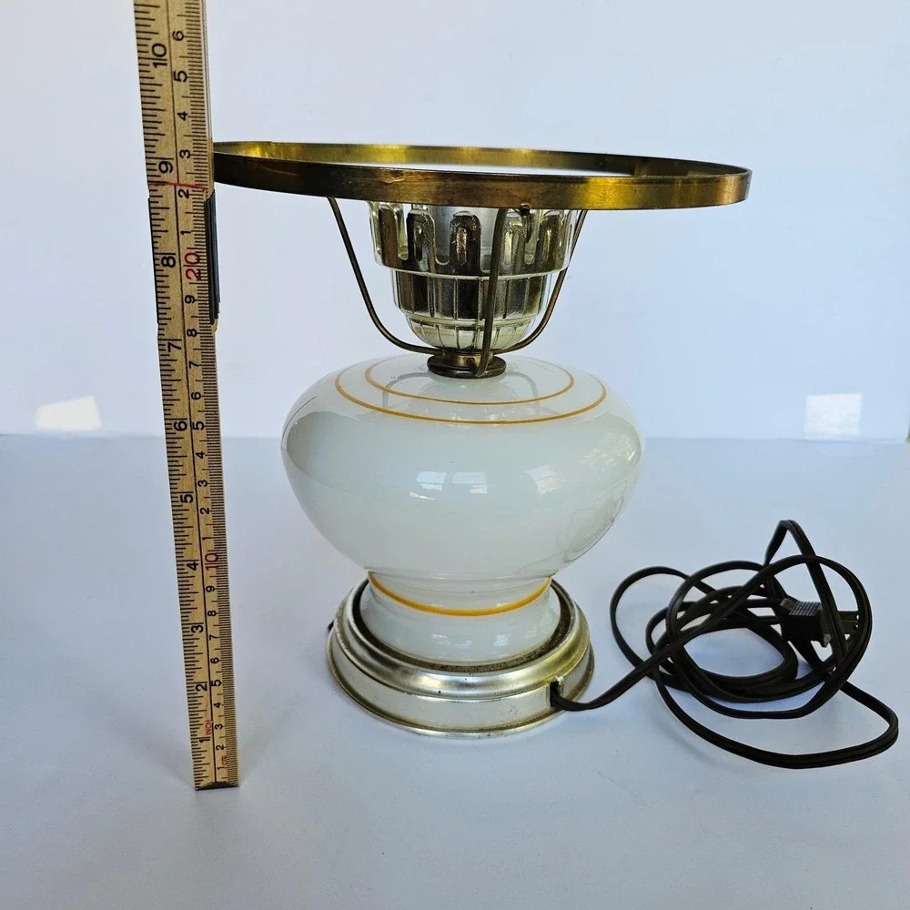 Vintage GWTW Hurricane Parlor Lamp Milk Glass Yellow Daisies Flowers Gold 1560